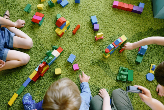 Spielende Kinder